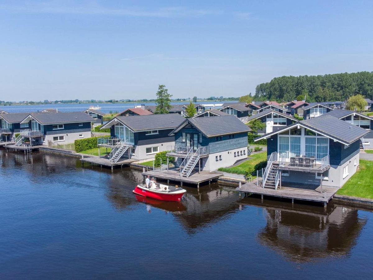 ホテルLandal Waterpark Sneekermeer テルヘルネ エクステリア 写真